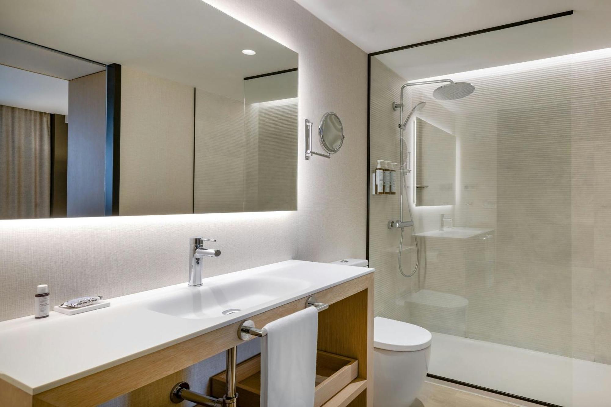 Ac Hotel Victoria Suites By Marriott Барселона Экстерьер фото